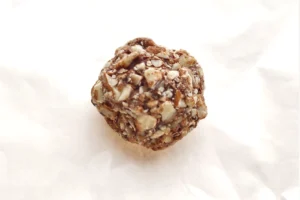 Trufas de figo com chocolate negro e cobertura de amêndoa