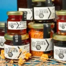 frascos de Mel do Algarve comercializados pela doçaria do sul