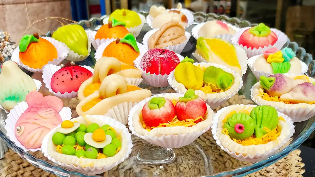 Vários bolos de doce fino algarvio, foto tirada na Doçaria do Sul